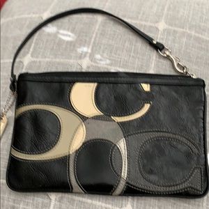 Coach Wristlet Black and Cream